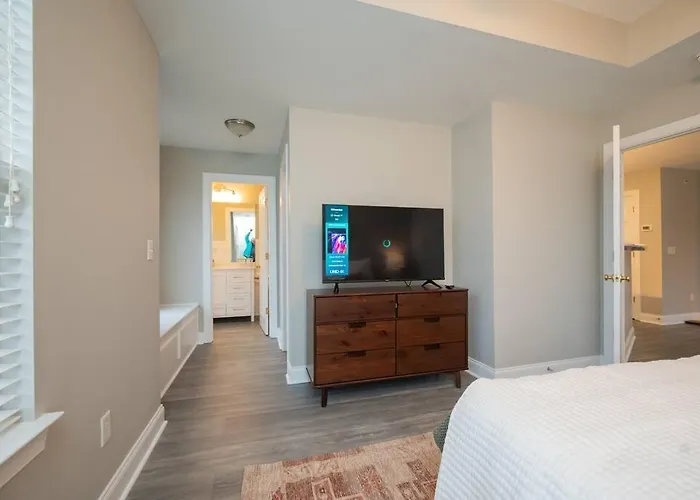 Spacious 2 Bedroom 2 Ba In University City Charlotte