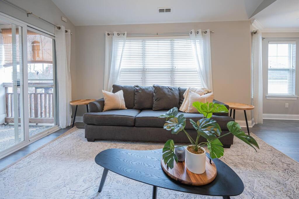 Spacious 2 Bedroom 2 Ba In Apartment Charlotte