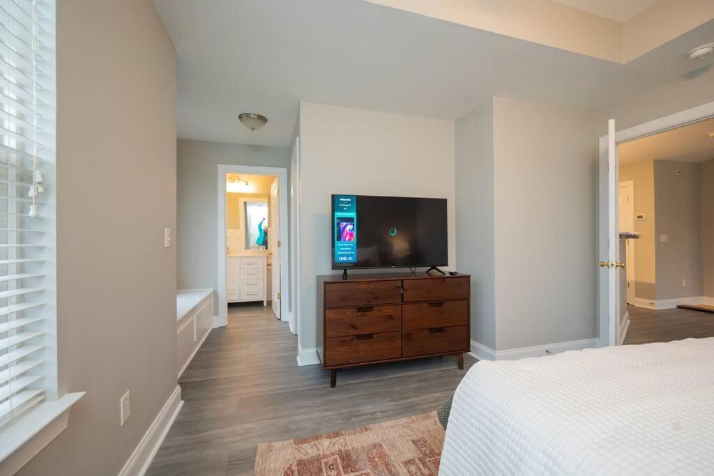 Spacious 2 Bedroom 2 Ba In Apartment
